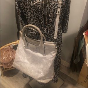 BADGLEY MISHKA gorgeous shoulder/handbag.